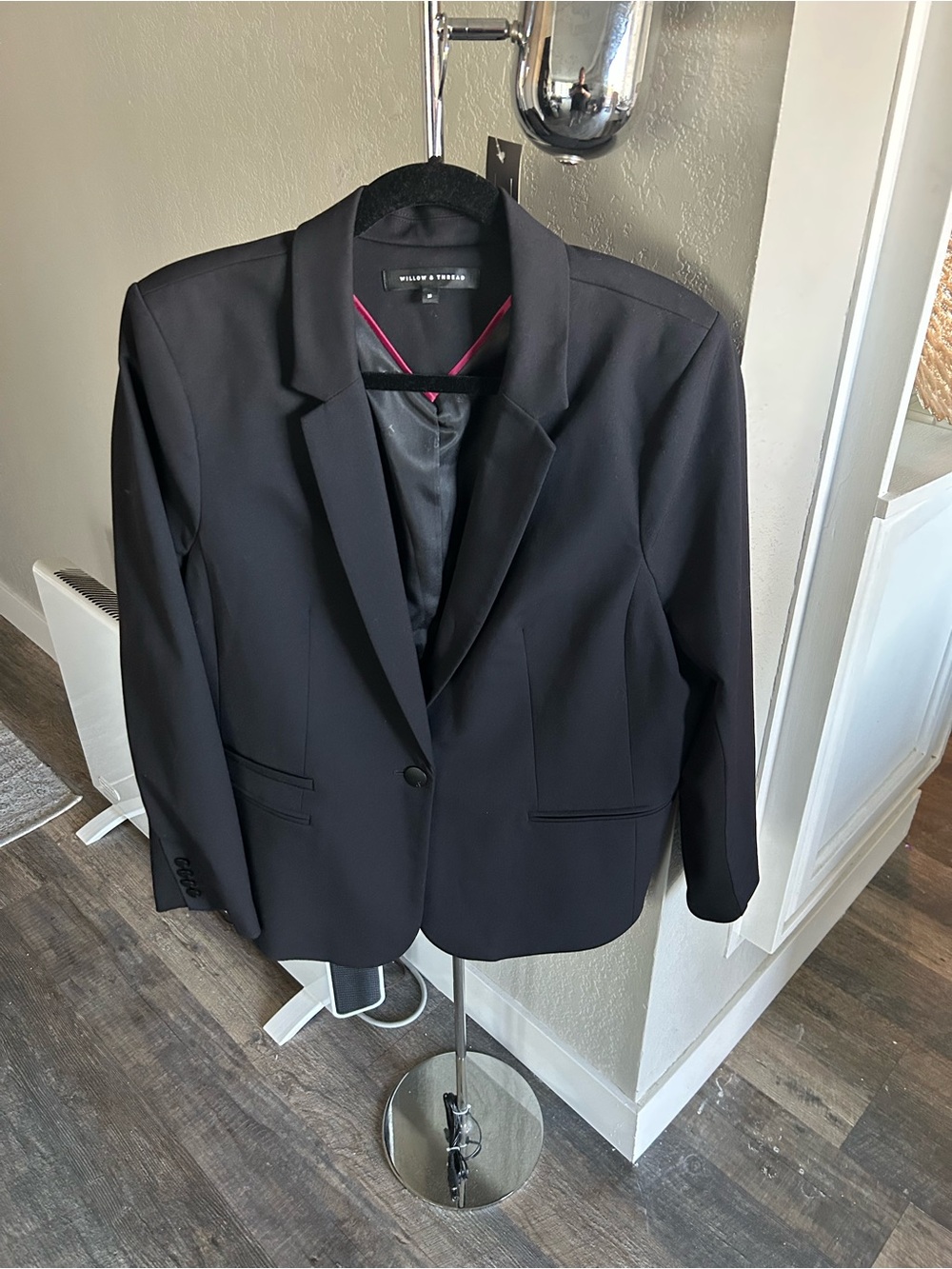 Women’s Black Tailored Single-Button Blazer
